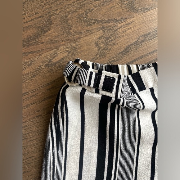 Calvin Klein Shorts - Picture 4 of 6